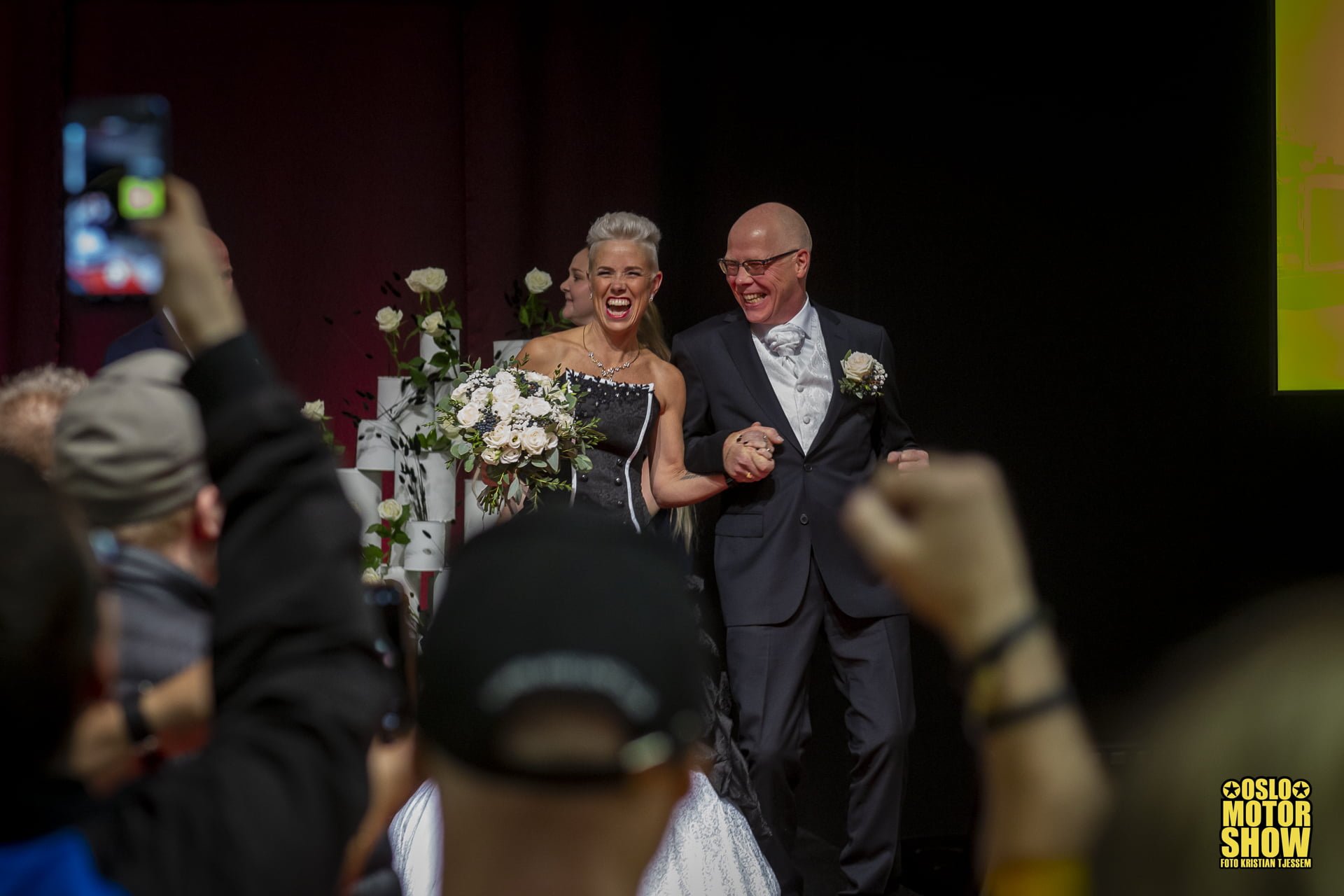 oslo-motor-show-besøkende gifter seg